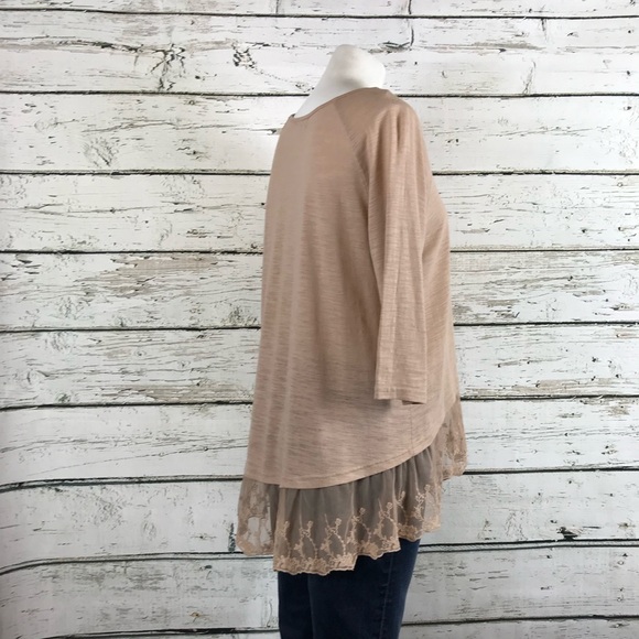 B7 Umgee blush romantic lace top Sm - Picture 2 of 6